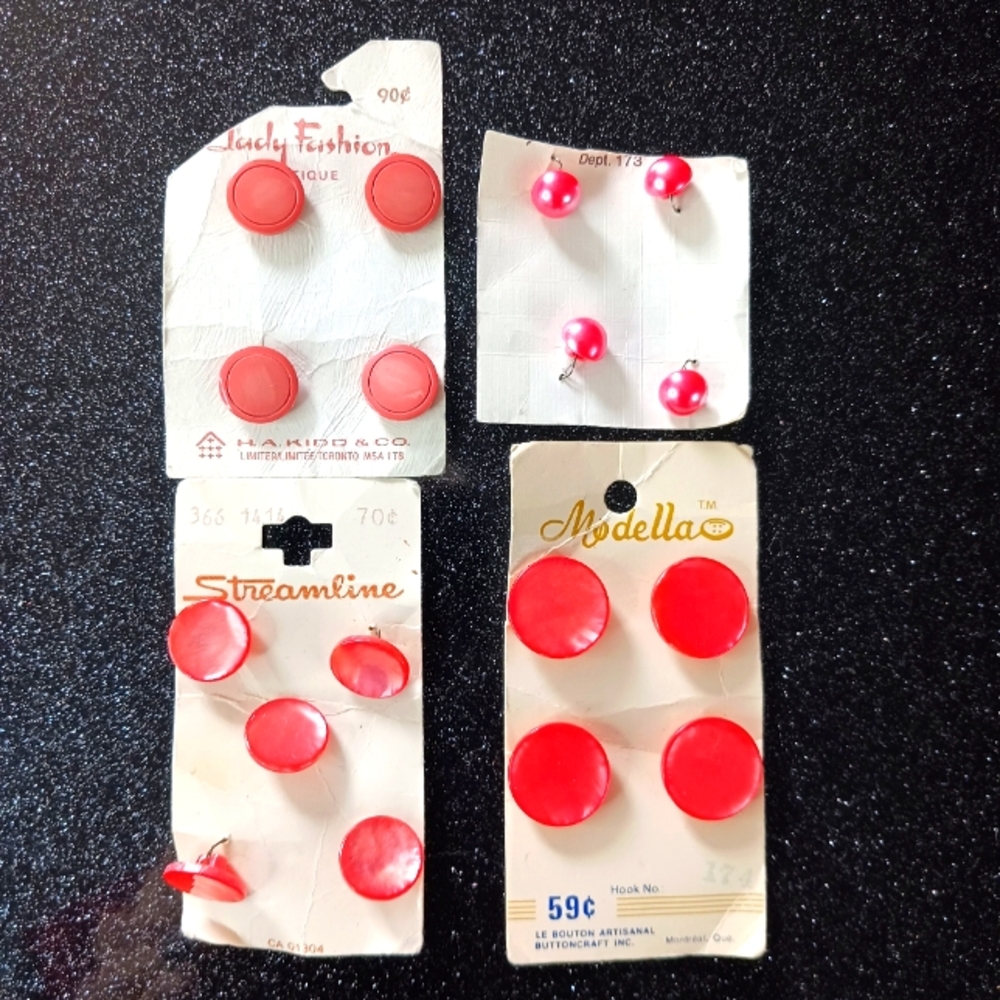 Vintage Peachy-Pinky-Red Button Bundle.
